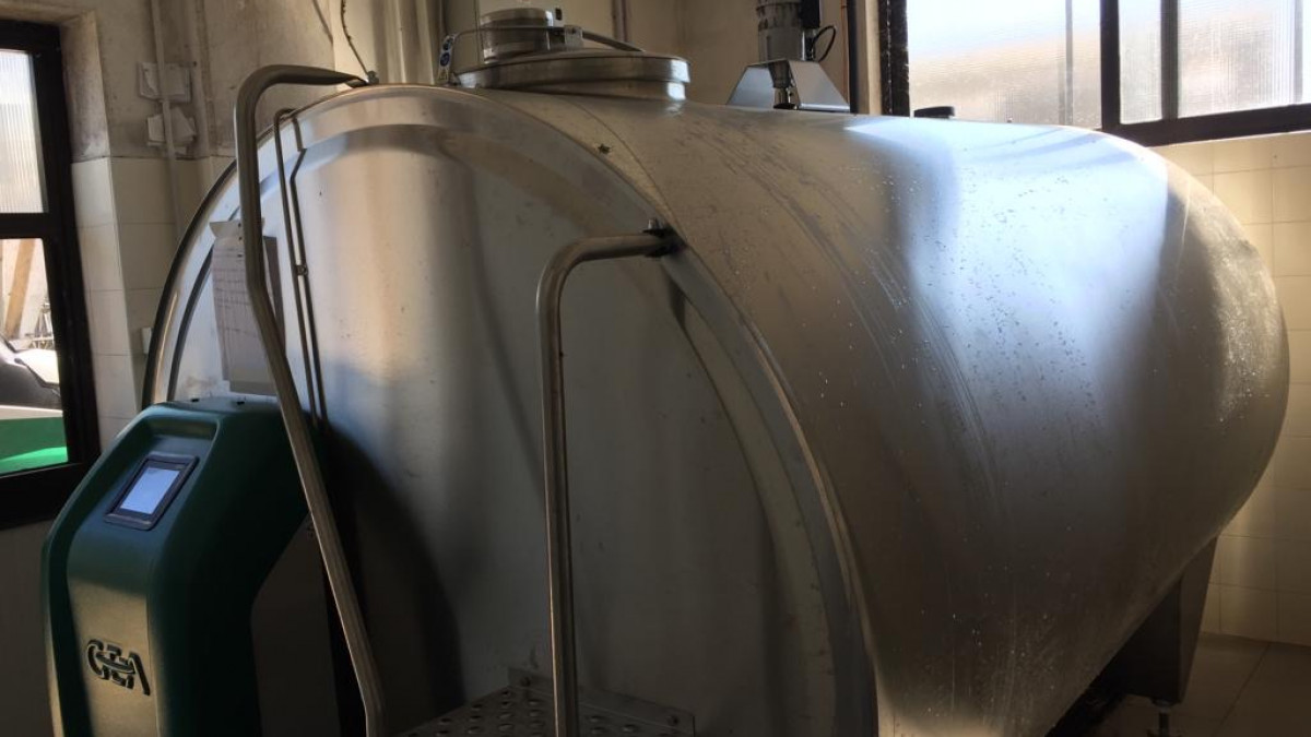 T-Cool da 6000 Lt con asta digitale per una misurazione perfetta della quantita' di latte presente in cisterna.